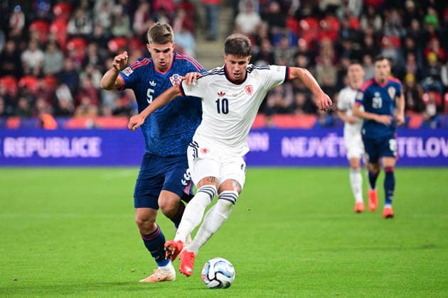 L-R Luka Vuskovic (CRO) and Adam Hlozek (CZE) in action during the UEFA Nations League, A3 group 1st round match: Czechia vs Croatia, in Prague, Czech Republic, on September 26, 2026. (CTKxPhoto MichalxKamaryt) CTKPhotoP2026092606214  CTKPhotoP2026092606214