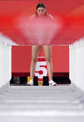 (260926) -- NAGOYA, Sept. 26, 2026 -- Wu Yanni of China prepares for the women s 100m hurdles round 1 match of Athletics at the 20th Asian Games Aichi-Nagoya 2026 in Nagoya, Japan, Sept. 26, 2026. ) (SP)JAPAN-NAGOYA-ASIAN GAMES-ATHLETICS-WOMEN S 100M HURDLES LuixSiuxWai 