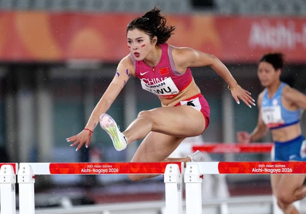 (260926) -- NAGOYA, Sept. 26, 2026 -- Wu Yanni of China competes during the women s 100m hurdles round 1 match of Athletics at the 20th Asian Games Aichi-Nagoya 2026 in Nagoya, Japan, Sept. 26, 2026. ) (SP)JAPAN-NAGOYA-ASIAN GAMES-ATHLETICS-WOMEN S 100M HURDLES JiaxYuchen 