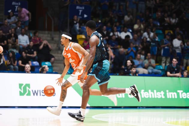 30 Weidemann, N. Rasta Vechta Running with the ball GER, Skyliners Frankfurt vs. Rasta Vechta, Basketball, 1st Bundesliga, Matchday 3, 2026–2027 Season, September 26, 2026 GER, Skyliners Frankfurt vs. Rasta Vechta, Basketball, 1st Bundesliga, Matchday 3, 2026–2027 season, September 26, 2026 Bad Hoenningen Copyright: xEibner-Pressefoto LenaxUllrichx EP_LUH