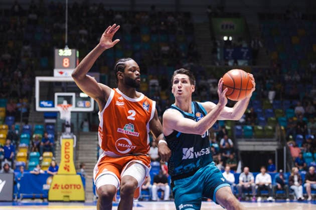 2 Pandi, I Rasta Vechta 51 Arcidiacono, R Skyliners Frankfurt fighting for the ball GER, Skyliners Frankfurt vs. Rasta Vechta, Basketball, 1st Bundesliga, Matchday 3, 2026–2027 season, September 26, 2026 GER, Skyliners Frankfurt vs. Rasta Vechta, Basketball, 1st Bundesliga, Matchday 3, 2026–2027 season, September 26, 2026 Bad Hoenningen Copyright: xEibner-Pressefoto LenaxUllrichx EP_LUH