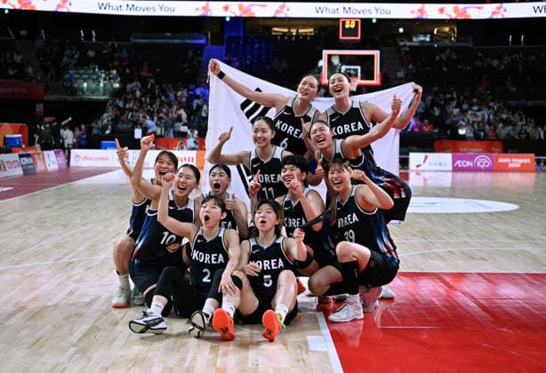 (260926) -- NAGOYA, Sept. 26, 2026 -- Players of South Korea celebrate after winning the women s final match of basketball between Japan and South Korea at the 20th Asian Games Aichi-Nagoya 2026 in Nagoya, Japan, Sept. 26, 2026. ) (SP)JAPAN-NAGOYA-ASIAN GAMES-BASKETBALL-WOMEN S FINAL-JPN VS KOR TaoxXiyi 