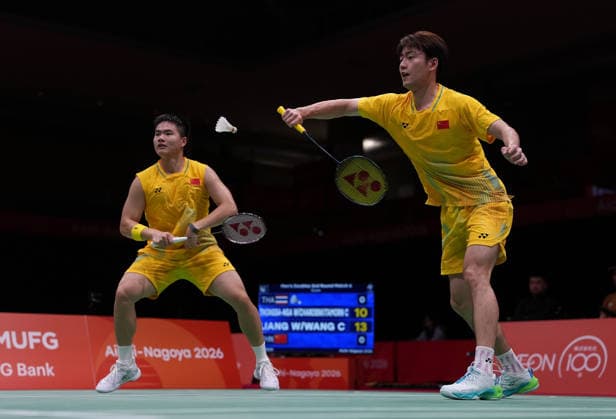 (260926) -- ICHINOMIYA, Sept. 26, 2026 -- Wang Chang (R) Liang Weikeng of team China compete during the 2nd round men s doubles badminton match against Worrapol Thongsa-nga Chaloempon Charoenkitamorn of Thailand at the 20th Asian Games Aichi-Nagoya 2026 in Ichinomiya of Aichi Prefecture, Japan, Sept. 26, 2026. ) (SP)JAPAN-ICHINOMIYA-ASIAN GAMES-BADMINTON-MEN S DOUBLES LixBo 