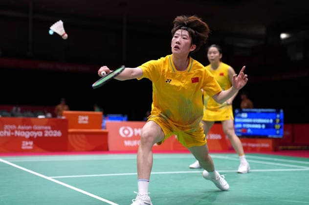 (260926) -- ICHINOMIYA, Sept. 26, 2026 -- Zhang Shuxian (L) Jia Yifan of team China compete during the 2nd round women s doubles badminton match against Nakanishi Kie Uesaka Rin of team Japan at the 20th Asian Games Aichi-Nagoya 2026 in Ichinomiya of Aichi Prefecture, Japan, Sept. 26, 2026. ) (SP)JAPAN-ICHINOMIYA-ASIAN GAMES-BADMINTON-WOMEN S DOUBLES LixBo 