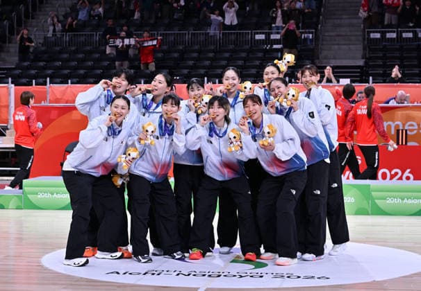 (260926) -- NAGOYA, Sept. 26, 2026 -- Gold medalists players of South Korea celebrate after the awarding ceremony after the women s final match of basketball between Japan and South Korea at the 20th Asian Games Aichi-Nagoya 2026 in Nagoya, Japan, Sept. 26, 2026. ) (SP)JAPAN-NAGOYA-ASIAN GAMES-BASKETBALL-WOMEN S FINAL TaoxXiyi 
