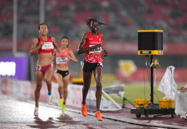 (260926) -- NAGOYA, Sept. 26, 2026 -- Nelly Korir (R) of Bahrain competes during the women s 1500m final of Athletics at the 20th Asian Games Aichi-Nagoya 2026 in Nagoya, Japan, Sept. 26, 2026. ) (SP)JAPAN-NAGOYA-ASIAN GAMES-ATHLETICS-WOMEN S 1500M LuixSiuxWai 