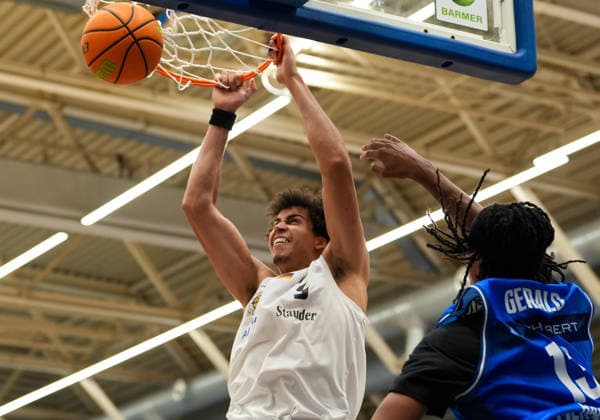 Benjamin Uzoma, ETB Miners Essen, 5 dunks, GER, ETB Miners Essen vs. HAKRO Merlins Crailsheim, Barmer 2 Basketball Bundesliga, ProA, Matchday 1, 2026–27 season, Sportpark am Hallo, Essen, September 26, 2026, ETB Miners Essen vs. HAKRO Merlins Crailsheim, ProA, Matchday 1, September 26, 2026, Essen Copyright: xEibner-Pressefoto ScottxColemanx EP_SCN