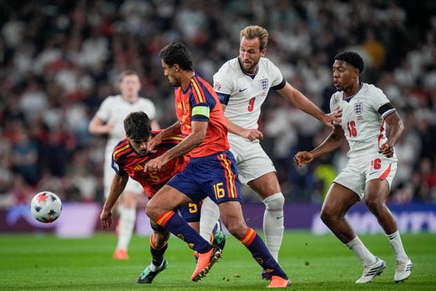 UEFA Nations League: England v Spain Harry Kane of England battles for the ball with Rodri of Spain and Pau Cubarsi of Spain during the UEFA Nations League match England vs Spain at Wembley Stadium, London, United Kingdom on 26 September 2026 (Photo by Maynard Manyowa News Images) London Wembley Stadium Greater London United Kingdom Copyright: xMaynardxManyowa NewsxImagesx