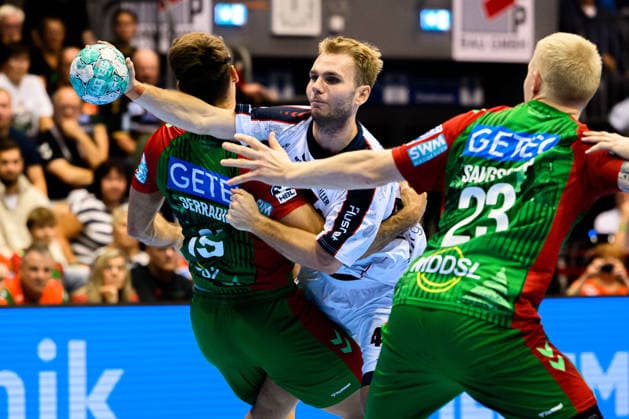 Magdeburg HBL 26 27 SC Magdeburg SG BBM Bietigheim (from left) in a one-on-one matchup: Antonio Serradilla (SC Magdeburg) and Mathias Larson (Bietigheim) at the Getec Arena in Magdeburg, Germany