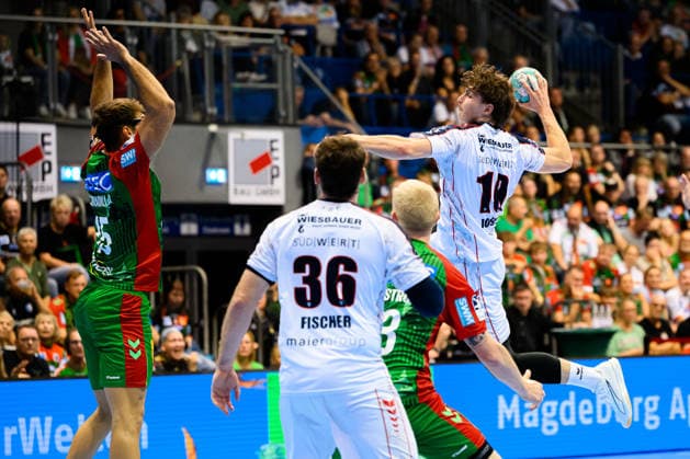 Magdeburg HBL 26 27 SC Magdeburg SG BBM Bietigheim (from left) Antonio Serradilla (SC Magdeburg), Jonas Josef (Bietigheim), Magdeburg, Getec Arena, Germany