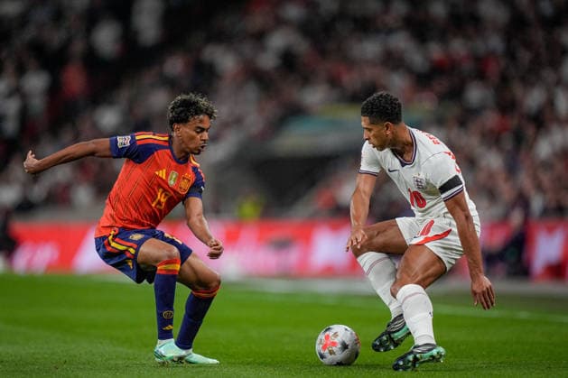 UEFA Nations League: England v Spain Jude Bellingham of England is marked by Lamine Yamal of Spain during the UEFA Nations League match England vs Spain at Wembley Stadium, London, United Kingdom on 26 September 2026 (Photo by Maynard Manyowa News Images) London Wembley Stadium Greater London United Kingdom Copyright: xMaynardxManyowa NewsxImagesx