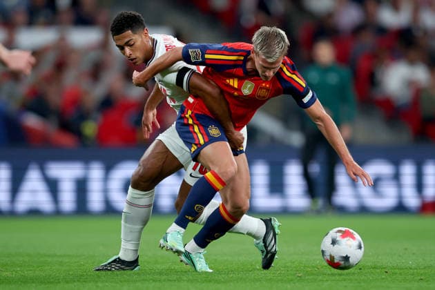 England v Spain - UEFA Nations League 2026 27 Group A3 MD1 Jude Bellingham of England and Dani Olmo of Spain challenge during the UEFA Nations League 2026 27 group phase match between England and Spain at Wembley Stadium on September 26, 2026 in London, England. London Wembley Stadium England United Kingdom Copyright: xAllstarxPicturexLibraryxLtdx
