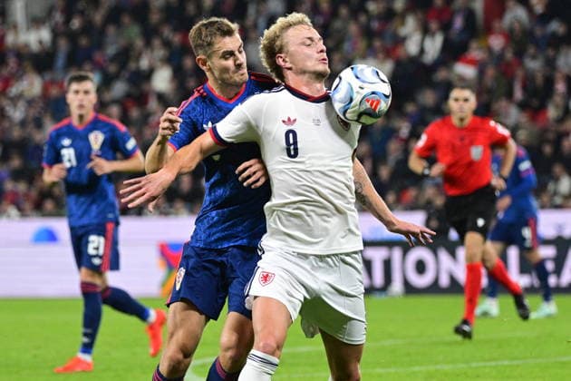 L-R Josip Stanisic (CRO) and Adam Karabec (CZE) in action during the UEFA Nations League, A3 group 1st round match: Czechia vs Croatia, in Prague, Czech Republic, on September 26, 2026. (CTKxPhoto VitxSimanek) CTKPhotoP2026092606305  CTKPhotoP2026092606305