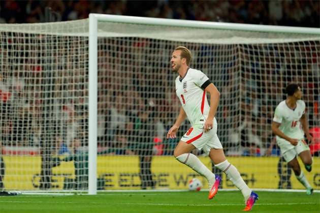 RECORD DATE NOT STATED Football - UEFA Nations League - Group A3 - England v Spain LONDON, ENGLAND - Saturday, September 26, 2026: England s Harry Kane celebrates after scoring his side s the second goal to make the score 2-1 during the UEFA Nations League Group A3 match between England and Spain at Wembley Stadium. (Photo by Thomas Major Propaganda) LONDON Wembley Stadium GREATER LONDON ENGLAND  Copyright: xThomasxMajorx 2026-09-26-England_v_Spain-072