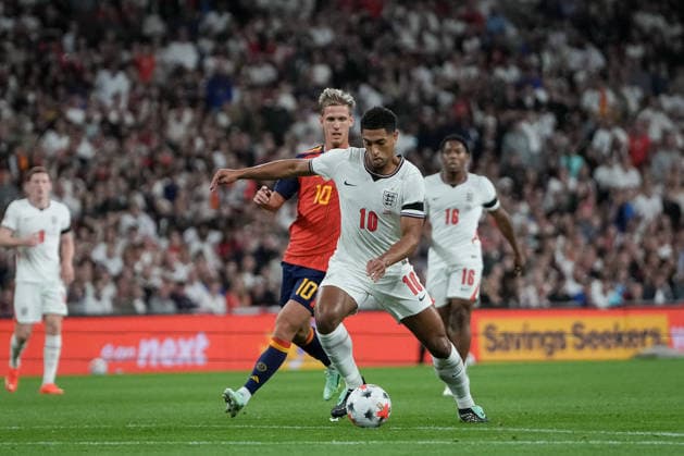 UEFA Nations League: England v Spain Jude Bellingham of England battles for the ball Dani Olmo of Spain during the UEFA Nations League match England vs Spain at Wembley Stadium, London, United Kingdom on 26 September 2026 (Photo by Maynard Manyowa News Images) London Wembley Stadium Greater London United Kingdom Copyright: xMaynardxManyowa NewsxImagesx