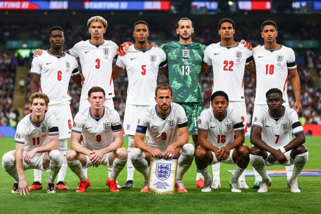 LONDON, ENGLAND, SEPTEMBER 26: England players huddle together for a team photo prior to the UEFA Nations League Group 3 match between England and Spain at the Wembley Stadium on September 26, 2026 in London, England. (Photo by Zach Forster Sports Press Photo) Copyright: xZachxForster SportsxPressxPhotox Sportspressphoto_SPR240348