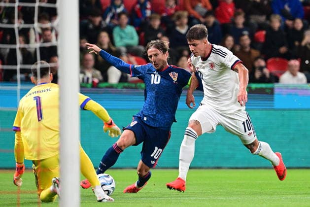 L-R goalkeeper Dominik Livakovic (CRO), Luka Modric (CRO) and Adam Hlozek (CZE) in action during the UEFA Nations League, A3 group 1st round match: Czechia vs Croatia, in Prague, Czech Republic, on September 26, 2026. (CTKxPhoto MichalxKamaryt) CTKPhotoP2026092606405  CTKPhotoP2026092606405