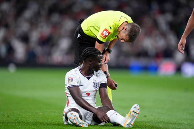September 26, 2026, London, London, England: Davide Massa, referee of the match, talks to Bukayo Saka of England during the UEFA Nations League 2026 27 League Phase MD1 Group A3 match between England and Spain at Wembley Stadium on September 26, 2026, in London, England. England V Spain - UEFA Nations League 2026 27 League Phase MD1 Group A3  - ZUMAa181 20260926_zaa_a181_136 Copyright: xDennisxAgyemanx