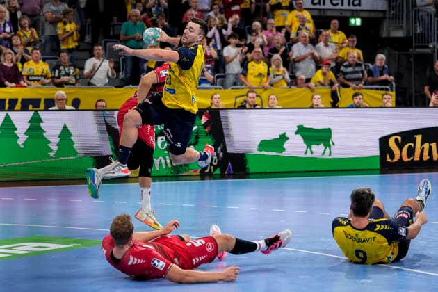 Jannik Kohlbacher (RNL), 80, scores the goal to make it 29–27; goal, highlight, action, play, September 26, 2026, Mannheim, Germany; handball, Bundesliga, Rhein-Neckar Löwen vs. MT Melsungen xozx