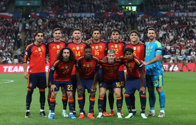 UEFA Nations League - England v Spain LONDON, ENGLAND, SEPTEMBER 26: Spain team photo ahead of kick off during The UEFA Nations League Group Stage match in Group C3 between England v Spain at Wembley Stadium, London, England, on September 26. (Photo by Daniel Weir) London Wembley Stadium England Copyright: xDanielxWeir SportsxPressxPhotox Sportspressphoto_SPR240355