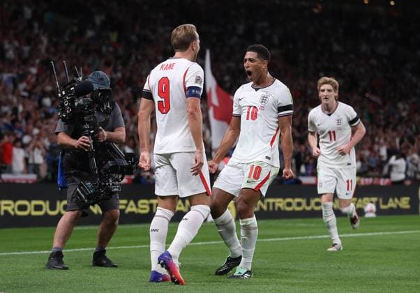 UEFA Nations League - England v Spain LONDON, ENGLAND, SEPTEMBER 26: GOAL 2-1, Harry Kane of England national team, Nationalteam goal celebration with Jude Bellingham of England National Team after scoring a goal to put England 2-1 ahead during The UEFA Nations League Group Stage match in Group C3 between England v Spain at Wembley Stadium, London, England, on September 26. (Photo by Daniel Weir) London Wembley Stadium England Copyright: xDanielxWeir SportsxPressxPhotox Sportspressphoto_SPR240356