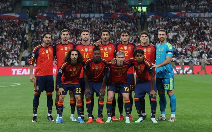 UEFA Nations League - England v Spain LONDON, ENGLAND, SEPTEMBER 26: Spain team photo ahead of kick off during The UEFA Nations League Group Stage match in Group C3 between England v Spain at Wembley Stadium, London, England, on September 26. (Photo by Daniel Weir) London Wembley Stadium England Copyright: xDanielxWeir SportsxPressxPhotox Sportspressphoto_SPR240364