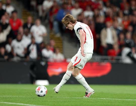 Anthony Gordon scores the opening England goal England v Spain, UEFA Nations League 2026 27 Group A3, Football, Wembley Stadium, London, UK, 26 09 2026 - 26 Sep 2026London Wembley Stadium England United Kingdom  Copyright: xHanc WiredxPhotos Shutterstockx 17171296bc