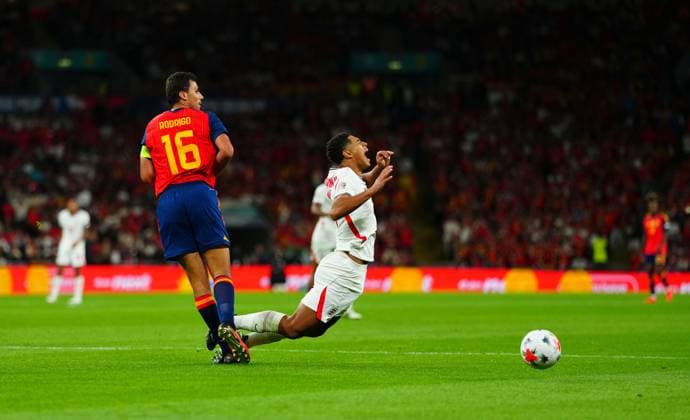 Jude Bellingham of England earns a penalty after a foul from Rodri Hernandez of Spain after a VAR review England v Spain, UEFA Nations League, Football, Wembley Stadium, London, UK - 26 Sep 2026London Wembley Stadium United Kingdom  Copyright: xJavierxGarcia Shutterstockx 17171102ar