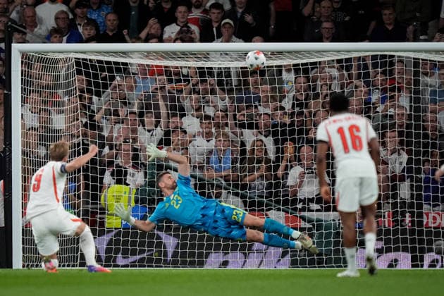 UEFA Nations League: England v Spain Harry Kane of England hits the bar with his penalty and misses during the UEFA Nations League match England vs Spain at Wembley Stadium, London, United Kingdom on 26 September 2026 (Photo by Maynard Manyowa News Images) London Wembley Stadium Greater London United Kingdom Copyright: xMaynardxManyowa NewsxImagesx