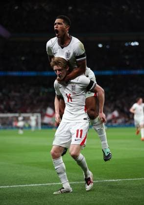 Anthony Gordon of England celebrates with Jude Bellingham after he scores an equalising goal to make it 1-1 England v Spain - UEFA Nations League - League A - Group 3. Football. Wembley Stadium, London, UK. 26 SEP 2026Wembley Wembley Stadium LONDON United Kingdom  Copyright: xJASONPIX Shutterstockx 17171351w