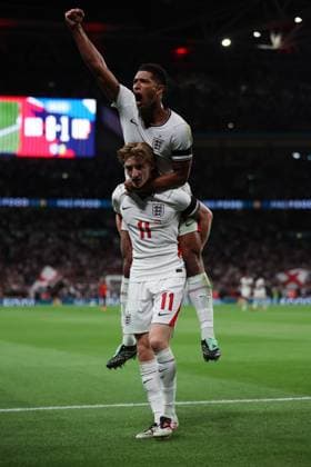Anthony Gordon of England celebrates with Jude Bellingham after he scores an equalising goal to make it 1-1 England v Spain - UEFA Nations League - League A - Group 3. Football. Wembley Stadium, London, UK. 26 SEP 2026Wembley Wembley Stadium LONDON United Kingdom  Copyright: xJASONPIX Shutterstockx 17171351n