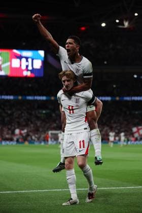 Anthony Gordon of England celebrates with Jude Bellingham after he scores an equalising goal to make it 1-1 England v Spain - UEFA Nations League - League A - Group 3. Football. Wembley Stadium, London, UK. 26 SEP 2026Wembley Wembley Stadium LONDON United Kingdom  Copyright: xJASONPIX Shutterstockx 17171351p