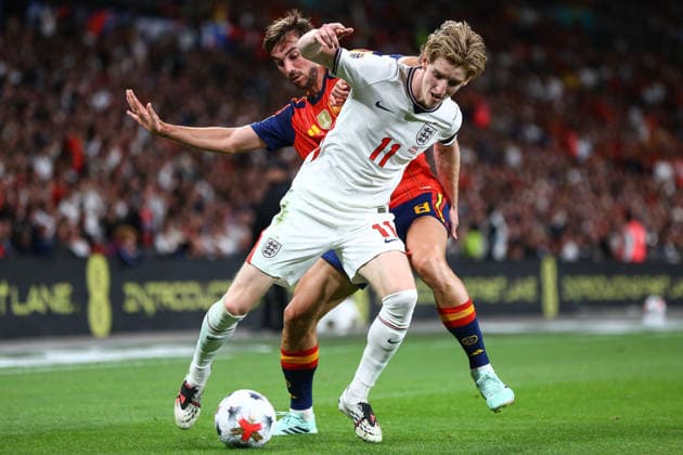 LONDON, ENGLAND, SEPTEMBER 26: Anthony Gordon of England (L) on the ball vies with Fabián Ruiz of Spain (R) during a UEFA Nations League Group 3 match between England and Spain at the Wembley Stadium on September 26, 2026 in London, England. (Photo by Zach Forster Sports Press Photo) Copyright: xZachxForster SportsxPressxPhotox Sportspressphoto_SPR240395