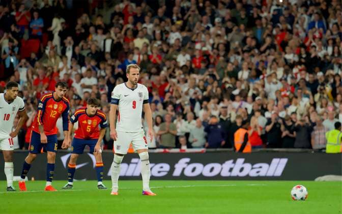 RECORD DATE NOT STATED Football - UEFA Nations League - Group A3 - England v Spain LONDON, ENGLAND - Saturday, September 26, 2026: England s Harry Kane prepares to take, and miss, a penalty during the UEFA Nations League Group A3 match between England and Spain at Wembley Stadium. (Photo by Thomas Major Propaganda) LONDON Wembley Stadium GREATER LONDON ENGLAND  Copyright: xThomasxMajorx 2026-09-26-England_v_Spain-092
