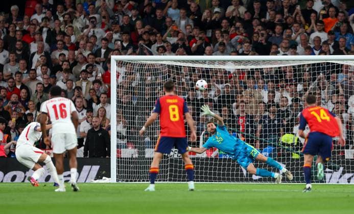 Harry Kane of England hits the bar with a penalty in the 2nd half England v Spain, UEFA Nations League 2026 27 Group A3, Football, Wembley Stadium, London, UK, 26 09 2026 - 26 Sep 2026London Wembley Stadium England United Kingdom  Copyright: xHanc WiredxPhotos Shutterstockx 17171296bn