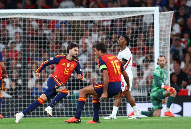 London, England, 26th September 2026. Alex Baena of Spain scores to make it 2-2 during the England vs Spain UEFA Nations League match at Wembley Stadium, London. Picture credit should read: Paul Terry Sportimage EDITORIAL USE ONLY. No use with unauthorised audio, video, data, fixture lists, club league logos or live services. Online in-match use limited to 120 images, no video emulation. No use in betting, games or single club league player publications. SPI_077_PT_England_Spain SPI-5020-0076