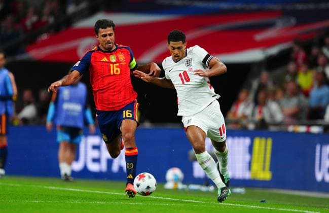 Rodri Hernandez of Spain battles with Jude Bellingham of England England v Spain, UEFA Nations League, Football, Wembley Stadium, London, UK - 26 Sep 2026London Wembley Stadium United Kingdom  Copyright: xJavierxGarcia Shutterstockx 17171102bb