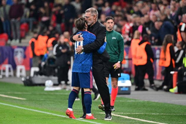 The UEFA Nations League, A3 group 1st round match: Czechia vs Croatia, in Prague, Czech Republic, on September 26, 2026. Luka Modric (CRO) accepts congratulations from Croatian coach Slaven Bilic after scoring a goal. (CTKxPhoto MichalxKamaryt) CTKPhotoP2026092606645  CTKPhotoP2026092606645