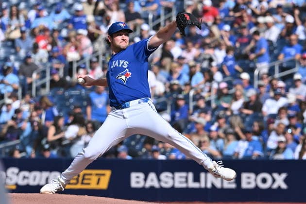 September 26, 2026, Toronto, On, Canada: Toronto Blue Jays starting pitcher Trey Yesavage (39) throws to a Cincinnati Reds batter during first inning MLB, Baseball Herren, USA baseball action in Toronto on Saturday, Sept. 26, 2026. Canada News - September 26, 2026  - ZUMAc35_ 20260926_zaf_c35_042 Copyright: xJonxBlackerx