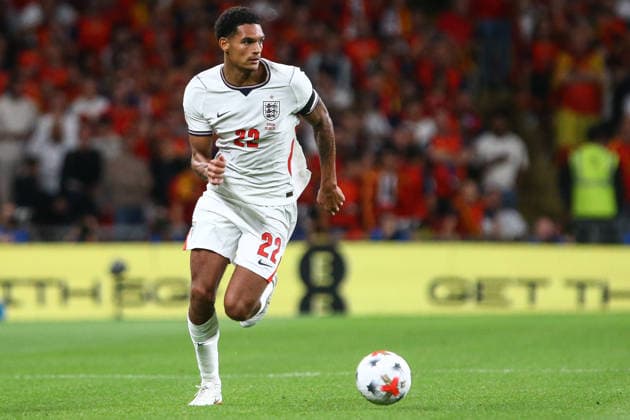 LONDON, ENGLAND, SEPTEMBER 26: Jarell Quansah of England runs with the ball during a UEFA Nations League Group 3 match between England and Spain at the Wembley Stadium on September 26, 2026 in London, England. (Photo by Zach Forster Sports Press Photo) Copyright: xZachxForster SportsxPressxPhotox Sportspressphoto_SPR240421