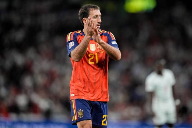 UEFA Nations League: England v Spain Spain goalkeeper Unai Simon celebrates his goal to make it 2-3 during the UEFA Nations League match England vs Spain at Wembley Stadium, London, United Kingdom on 26 September 2026 (Photo by Maynard Manyowa News Images) London Wembley Stadium Greater London United Kingdom Copyright: xMaynardxManyowa NewsxImagesx