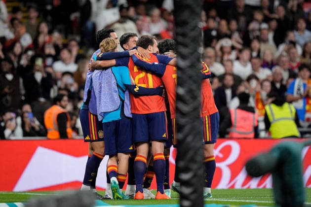 UEFA Nations League: England v Spain Spain goalkeeper Unai Simon celebrates his goal to make it 2-3 during the UEFA Nations League match England vs Spain at Wembley Stadium, London, United Kingdom on 26 September 2026 (Photo by Maynard Manyowa News Images) London Wembley Stadium Greater London United Kingdom Copyright: xMaynardxManyowa NewsxImagesx
