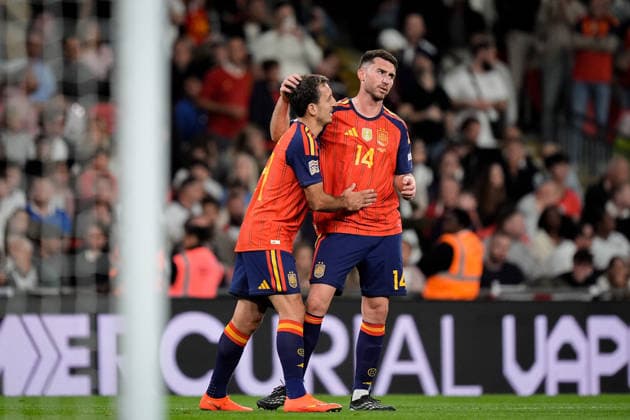 UEFA Nations League: England v Spain Spain goalkeeper Unai Simon celebrates his goal to make it 2-3 during the UEFA Nations League match England vs Spain at Wembley Stadium, London, United Kingdom on 26 September 2026 (Photo by Maynard Manyowa News Images) London Wembley Stadium Greater London United Kingdom Copyright: xMaynardxManyowa NewsxImagesx