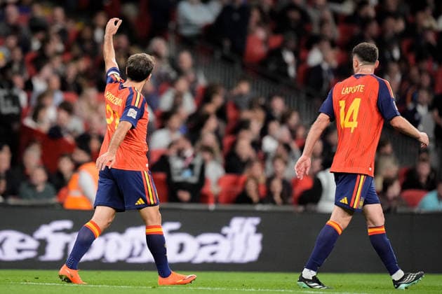 UEFA Nations League: England v Spain Spain goalkeeper Unai Simon celebrates his goal to make it 2-3 during the UEFA Nations League match England vs Spain at Wembley Stadium, London, United Kingdom on 26 September 2026 (Photo by Maynard Manyowa News Images) London Wembley Stadium Greater London United Kingdom Copyright: xMaynardxManyowa NewsxImagesx