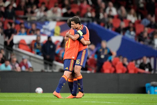 UEFA Nations League: England v Spain Spain goalkeeper Unai Simon celebrates his goal to make it 2-3 Rodri of Spain during the UEFA Nations League match England vs Spain at Wembley Stadium, London, United Kingdom on 26 September 2026 (Photo by Maynard Manyowa News Images) London Wembley Stadium Greater London United Kingdom Copyright: xMaynardxManyowa NewsxImagesx