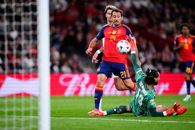 England v Spain - UEFA Nations League 2026 27 Group A3 MD1 Mikel Oyarzabal centre-forward of Real Sociedad shooting to goal and scoring his first goal during the UEFA Nations League 2026 27 group phase match between England and Spain at Wembley Stadium on September 26, 2026 in London, England. London England United Kingdom  Copyright: xJosexBretonx originalFilename:bretonhernandez-englandv260926_npeol.jpg
