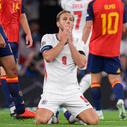 26 September 2026 - England v Spain - UEFA Nations League - Wembley Stadium. England v Spain - UEFA Nations League - Wembley Stadium. Harry Kane drops to his knees dejected. Picture : Mark Pain LONDON England  Copyright: xMarkxPainx