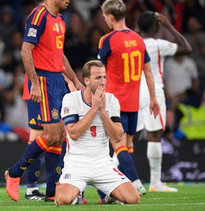 26 September 2026 - England v Spain - UEFA Nations League - Wembley Stadium. England v Spain - UEFA Nations League - Wembley Stadium. Harry Kane drops to his knees dejected. Picture : Mark Pain LONDON England  Copyright: xMarkxPainx