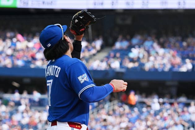 September 26, 2026, Toronto, On, Canada: Toronto Blue Jays infielder Kazuma Okamoto (7) catches a fly out off the bat of Cincinnati Reds Sal Stewart (27) during first inning MLB, Baseball Herren, USA baseball action in Toronto on Saturday, Sept. 26, 2026. Canada News - September 26, 2026  - ZUMAc35_ 20260926_zaf_c35_046 Copyright: xJonxBlackerx