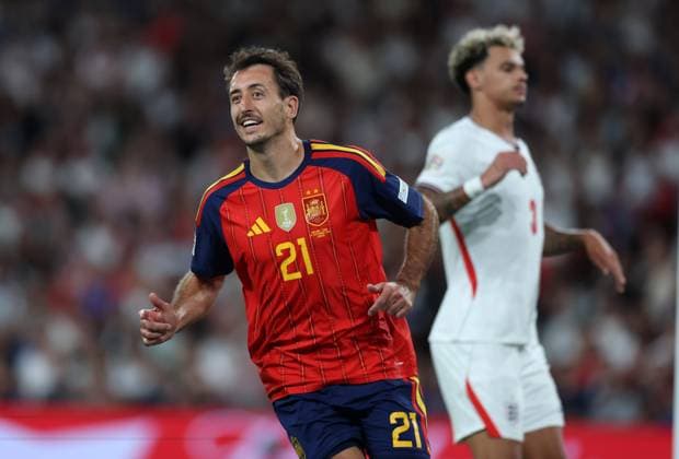 Mikel Oyarzabal of Spain celebrates after he scores Spains Third (3rd) goal to put Spain 3-2 up England v Spain - UEFA Nations League - League A - Group 3. Football. Wembley Stadium, London, UK. 26 SEP 2026Wembley Wembley Stadium LONDON United Kingdom  Copyright: xJASONPIX Shutterstockx 17171351bc